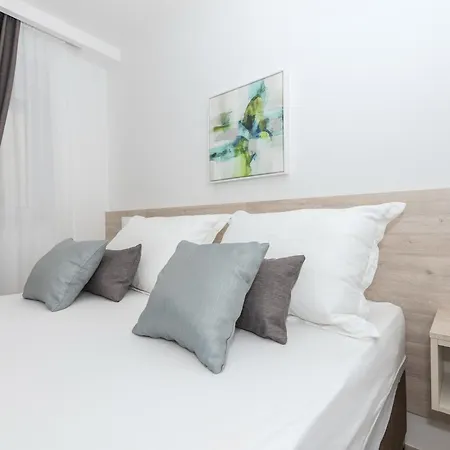 Apartment Mara Makarska