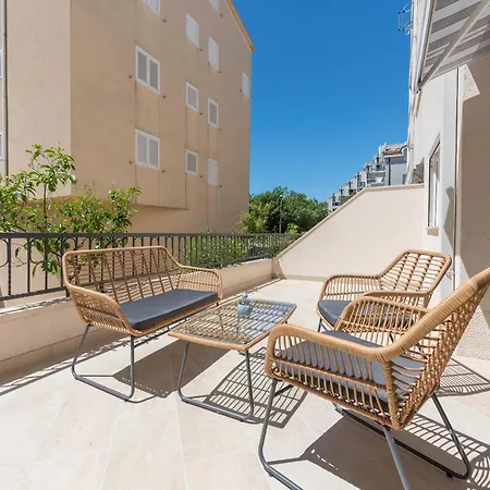 Mara Apartment