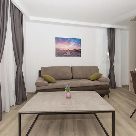 Mara Apartment Makarska