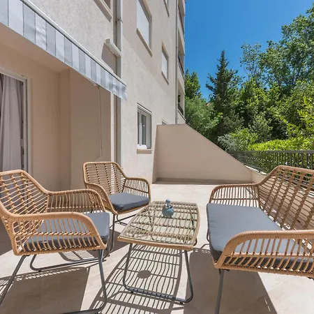 Mara Apartment