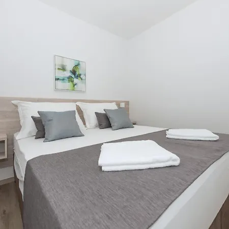 Mara Apartment *